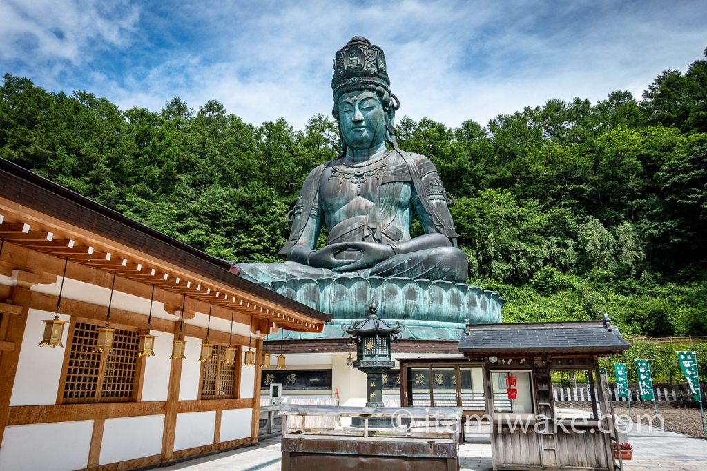 青森市青龍寺の昭和大仏へ 大日如来の大仏と寺の年パスに笑う