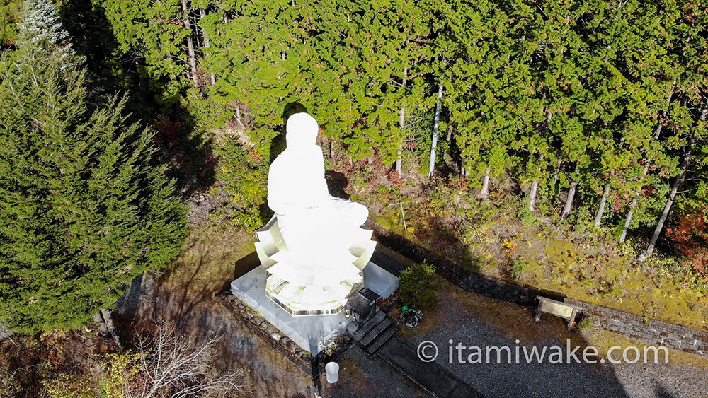静岡県,井川大仏と廃線小路を行く。風光明媚ながら漂う廃の雰囲気