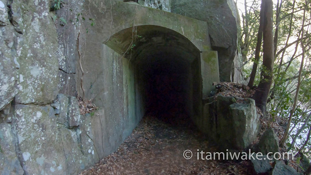 内大臣森林鉄道跡を辿る！無骨なトンネルが残る100年前の鉄道跡