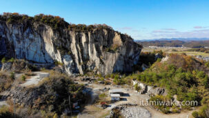 通称・長の大仏！兵庫県にある小ぶりな大仏はその背後がまたすごい