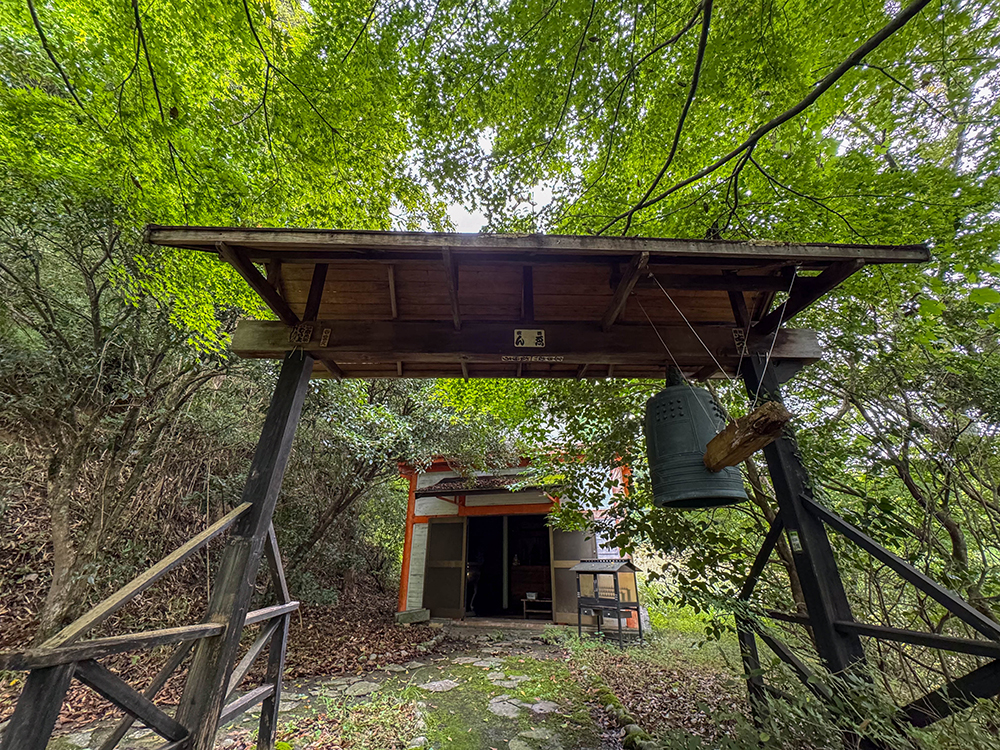 宝泉寺観音の山門