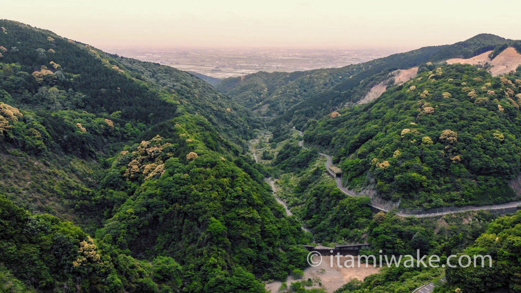 【CB250Rツーリング養老編】死の県道を走り、哲学舎という名の美術館に癒され、ひょうたん会館でお土産を買って温泉回