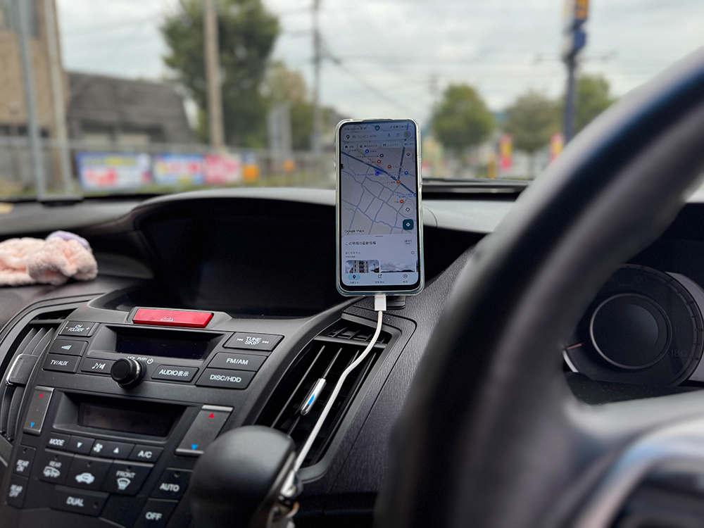 110円のスマホと290円の維持費で車にカーナビを