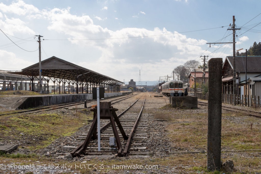 美濃赤坂駅探索！東海道線の終点駅で見る開放的な貨物列車の積み下ろし場