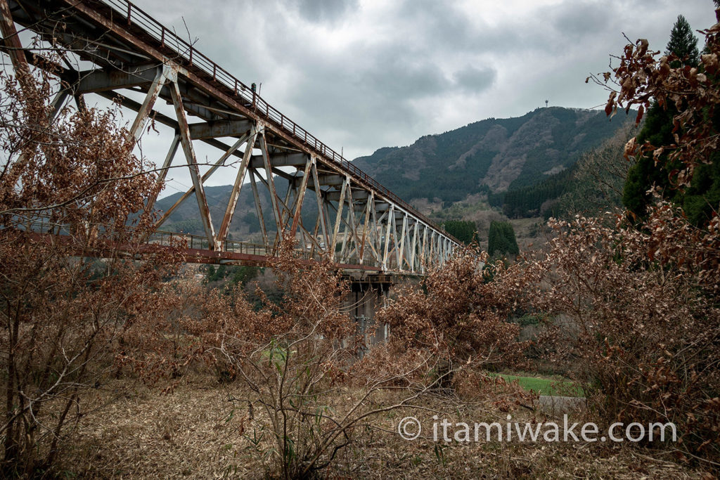 かつて日本一標高が高かった橋「高千穂橋梁」へ！現在は廃線ですが、今でも高さ110mのスリルを味わうことが可能です。