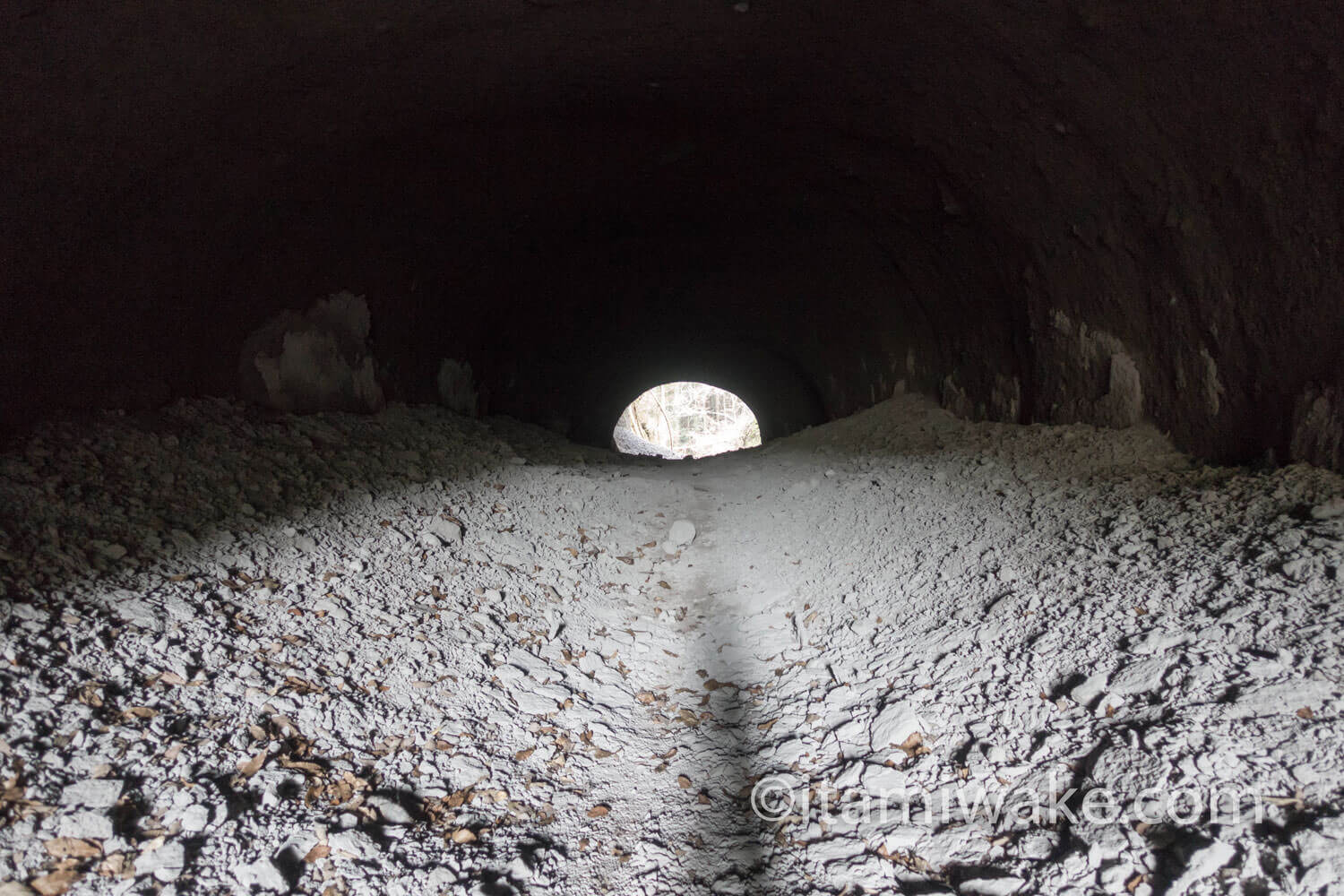 大石隧道の内部