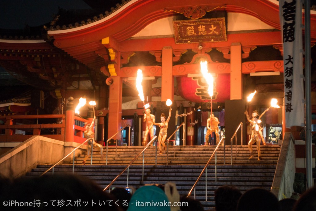 大須大道町人祭で金粉ショウやポールダンスの写真を撮ってきた。ってかなんだこのカオスな祭り