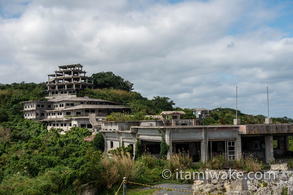 世界遺産と廃墟が隣り合う格差スポット！中城城跡と中城高原ホテルを見に沖縄へ