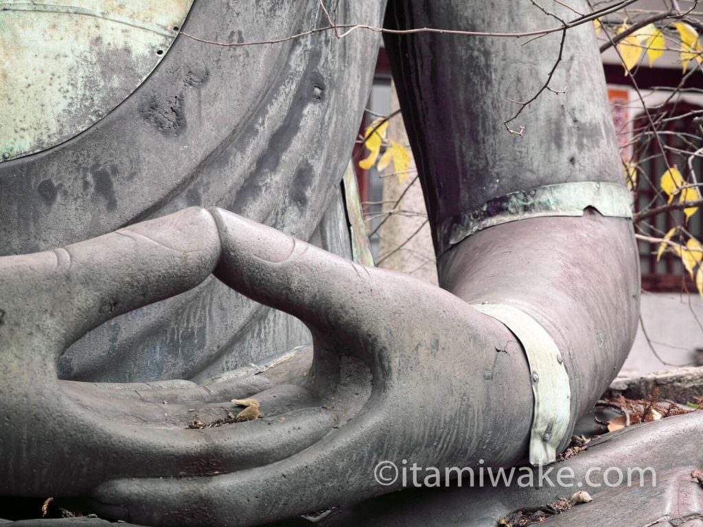 名古屋市大須の七寺には大日如来の大仏が！プロレスラーのような補修跡が痛々しい