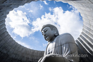 真駒内滝野霊園で見る北海道のモアイと頭大仏