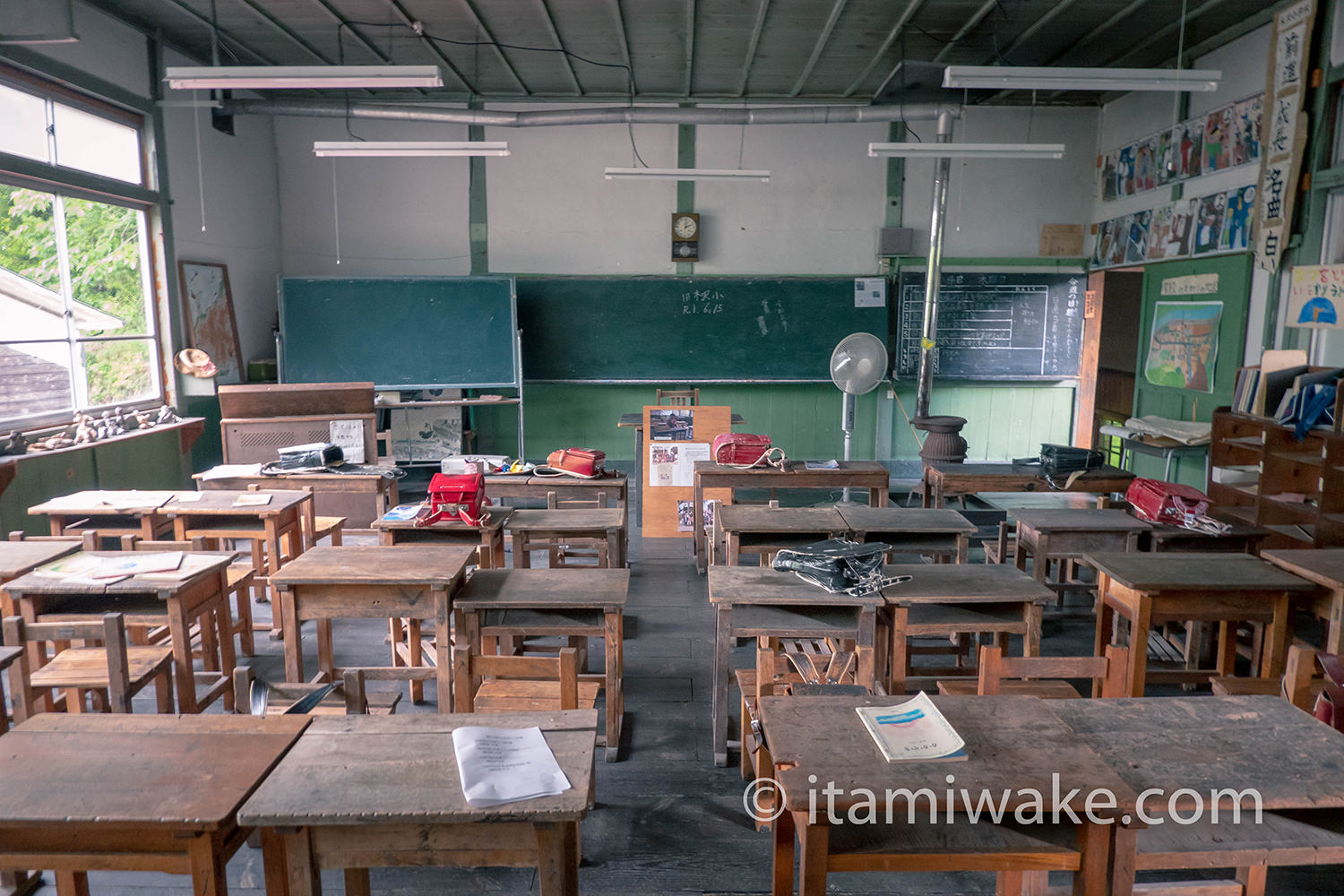 木沢小学校の教室
