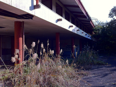 「レストラン東山」愛知県豊橋市の廃墟 水車やSLがあるワンダー物件