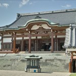 飲むことの出来る温泉とかいうCMで有名な一畑山薬師寺に行ってきた。巫女さんとの気まずい空気を写真でどうぞ