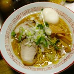 骨とか足とかを煮込んで作ったやつ！「春友ラーメン」を食べてきました！