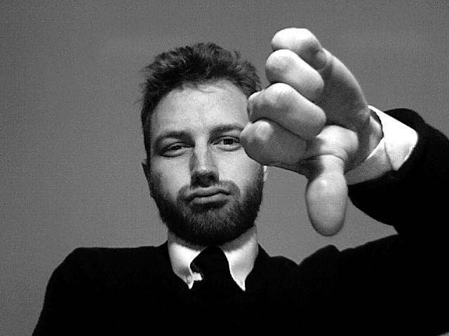 Twitterでやたらとストーリーを持ったツイートをするスパムアカウントが大量発生してますね