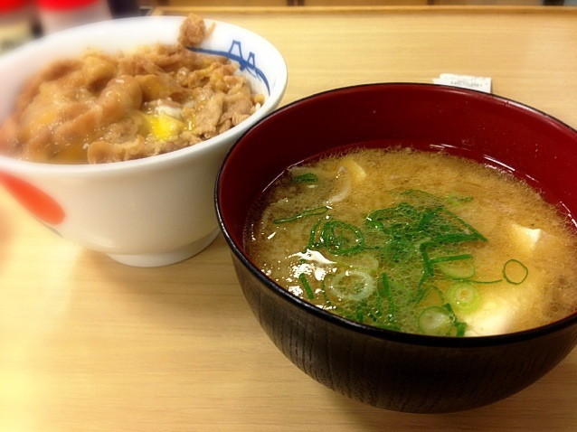 YouTubeが見れたり吉野家の牛丼が買えたりと大変高性能な『松屋』のアプリを徹底レビュー！