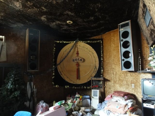 廃墟は2度死ぬ…？時を刻み続ける時計、ドラゴンズ高木守道監督…謎のスナック廃墟