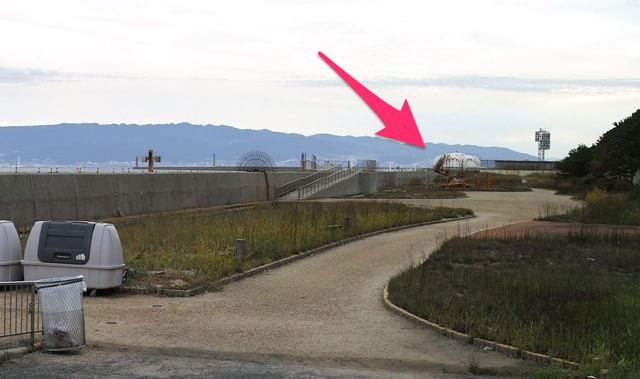 その姿が涙を誘う...。昔は凄かった系廃墟「海底住居ガラテ」