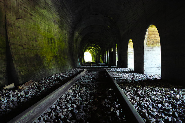 完全なる暗闇！恐ろしすぎる廃トンネル！