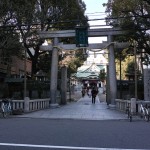 大阪が誇るB級スポット！インパクト重視の珍建築『難波八阪神社』