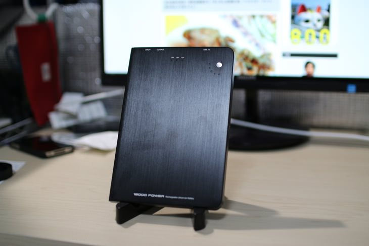 1万円以下でいつでもMacBook Airを充電できる！サンワダイレクトモバイルバッテリー『700-BTL011』を買った