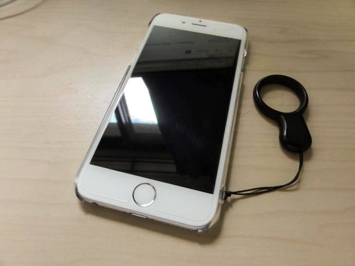 iPhone6の保護ガラスフィルムは小さい！ダサい！貼る意味あるのか！？