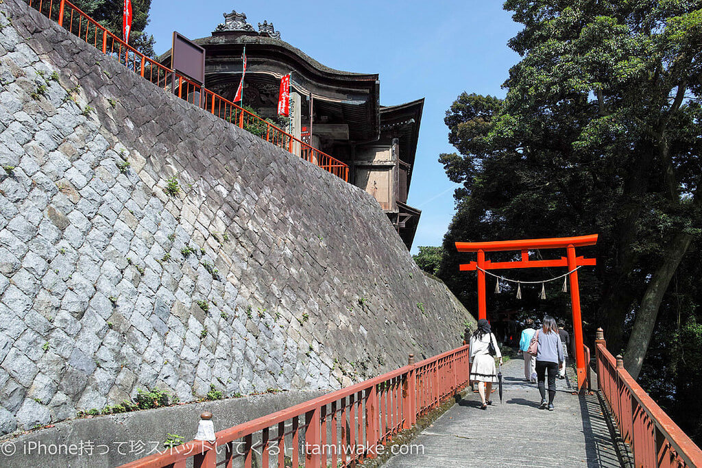 竹生島神社の入り口